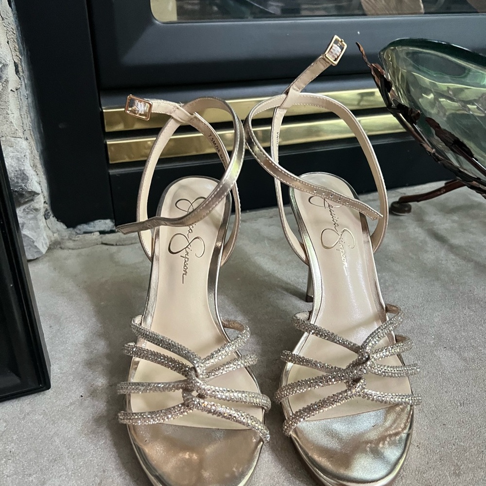 Jessica Simpson Women’s Heels Size 7.5 Excellent Condition